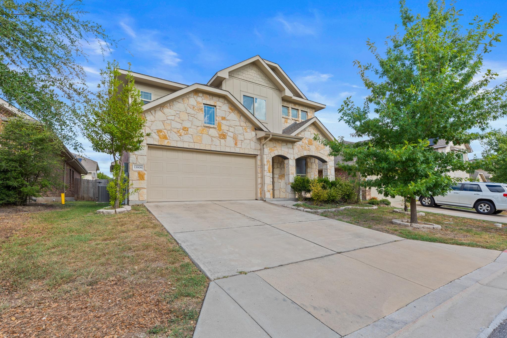 13906 Cantata Ln